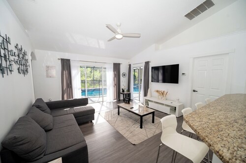 Family-Friendly 4BR with Pool, Disney Area Getaway!