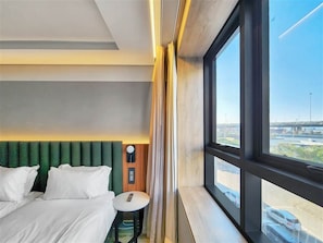 1 bedroom, iron/ironing board, WiFi, bed sheets - Modern Luxury Stay at The Rockefeller, Cape Town. (Cape Town)