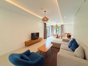 Luxury Villa, 3 Bedrooms, Private Pool, Sea Facing | Living area