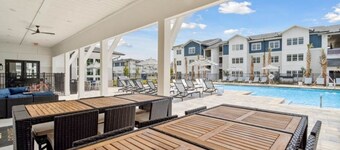 3BR Wildlight: Pool Gym Bikes Nature Trails Cornhole Grill Deck + near Beaches!