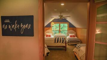 5 chambres, coffres-forts dans les chambres, fer et planche Ă repasser