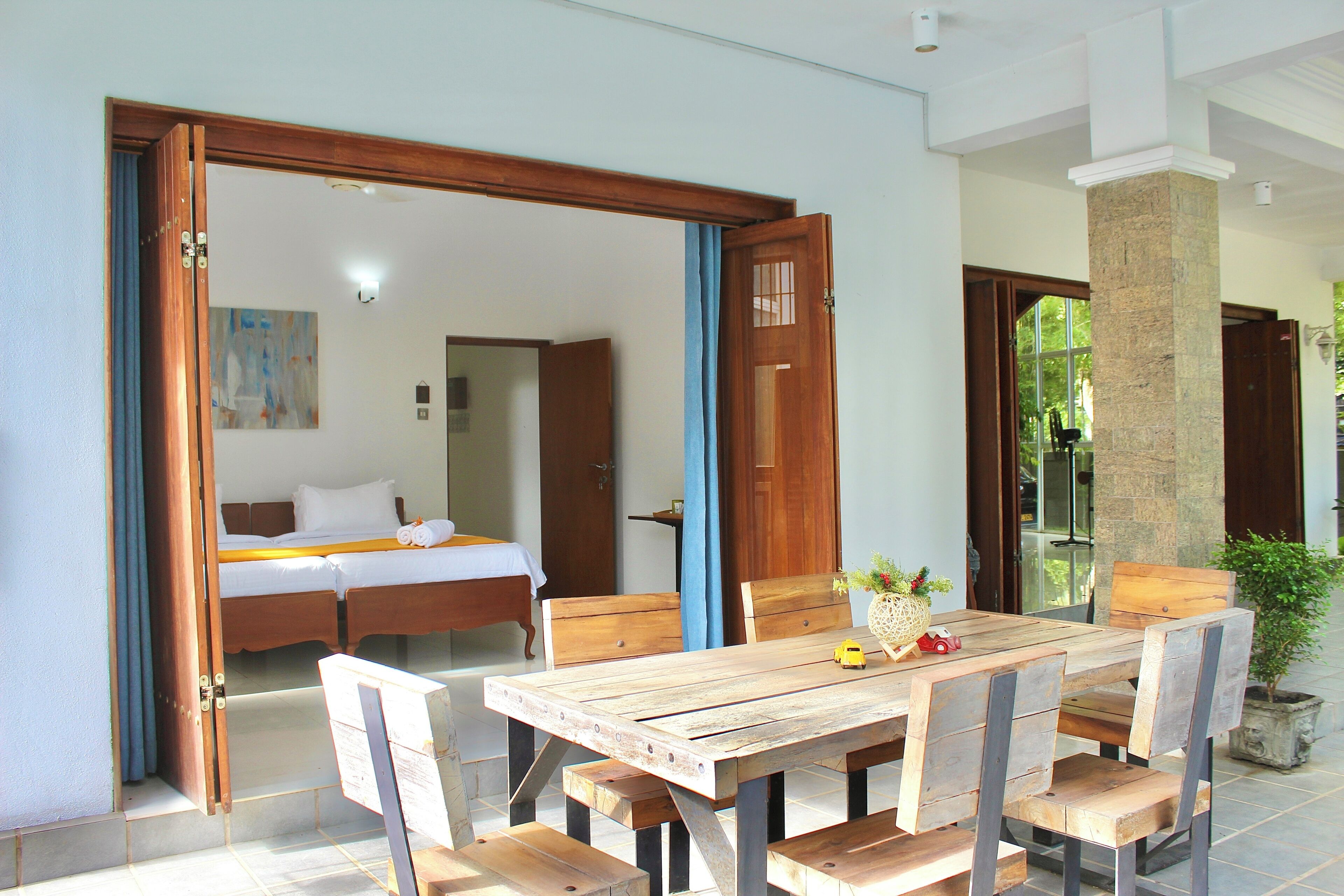 舒適雙人或雙床房, 庭院, 泳池景觀 | 遮光布/窗簾、免費無線上網