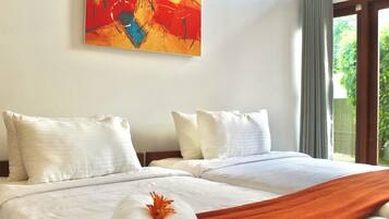 Blackout curtains, free WiFi