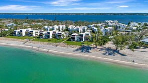Accommodatie ligt op het strand