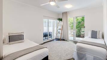 1 bedroom, bed sheets