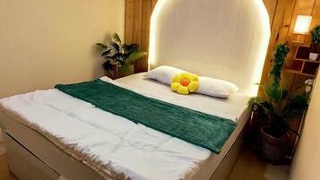 Family Villa, Mountain View | Desk, laptop workspace, free WiFi