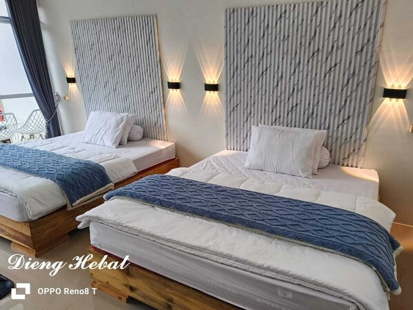 Deluxe House, 2 Queen Beds, Mountain View | Desk, laptop workspace, free WiFi, bed sheets