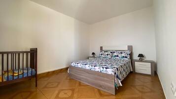 3 bedrooms, iron/ironing board, travel crib, free WiFi