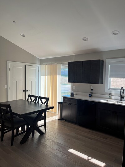 Cool 2-bedroom three bed contemporary condo in a quiet area of Quincy.