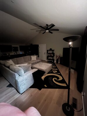 Living area - Cool 2-bedroom condo with AC in Quincy. Close to Quincy University. (Quincy)