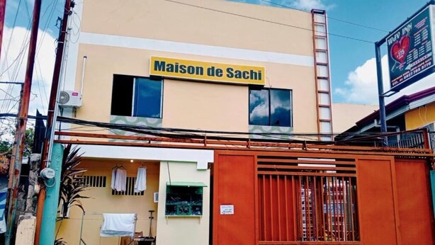A building with a sign reading "Maison de Sachi". - WJV INN TIMPOLOK (Lapu-Lapu)