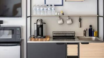 Microwave, paper towels