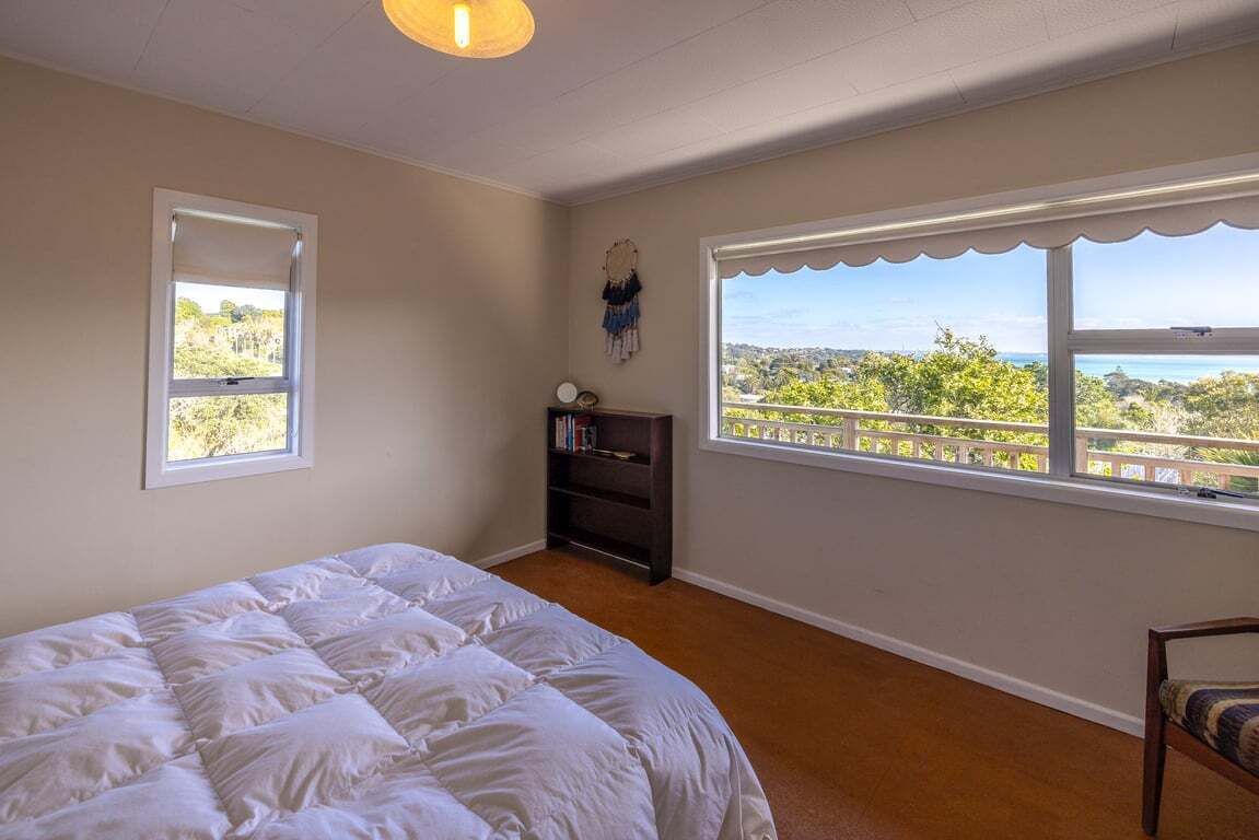 2 bedrooms, iron/ironing board, Internet, bed sheets