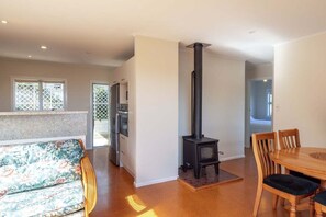 Interior - Beresford Bayview by Waiheke Pure (Waiheke Island)