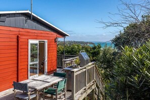 Outdoor dining - Beresford Bayview by Waiheke Pure (Waiheke Island)