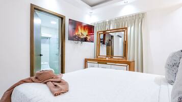 3 Schlafzimmer, Schreibtisch, Bügeleisen/Bügelbrett, WLAN