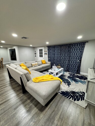 Charming house with lake. Welcome to a great place with lots of room for fun.