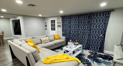 Charming house with lake. Welcome to a great place with lots of room for fun.