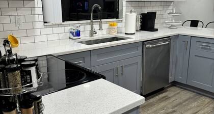 Charming house with lake. Welcome to a great place with lots of room for fun.