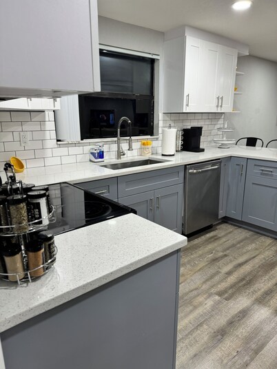 Charming house with lake. Welcome to a great place with lots of room for fun.