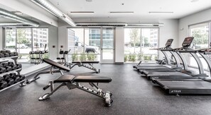 Fitness facility - Modern Apartment in Downtown Indianapolis (Indianapolis)