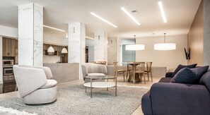 TV, fireplace - Modern Apartment in Downtown Indianapolis (Indianapolis)