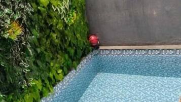 Kolam renang outdoor