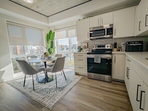 ميكروويف، موقد طهي مسطح، غسالة أطباق