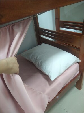 1 chambre, accĂšs Internet, draps fournis