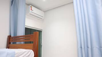 1 quarto, acesso à internet, roupa de cama