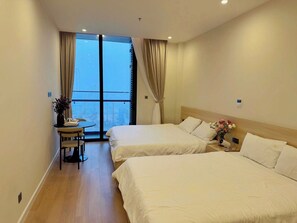 Beach/ocean view - Halong Seaside Retreat (Ha Long)
