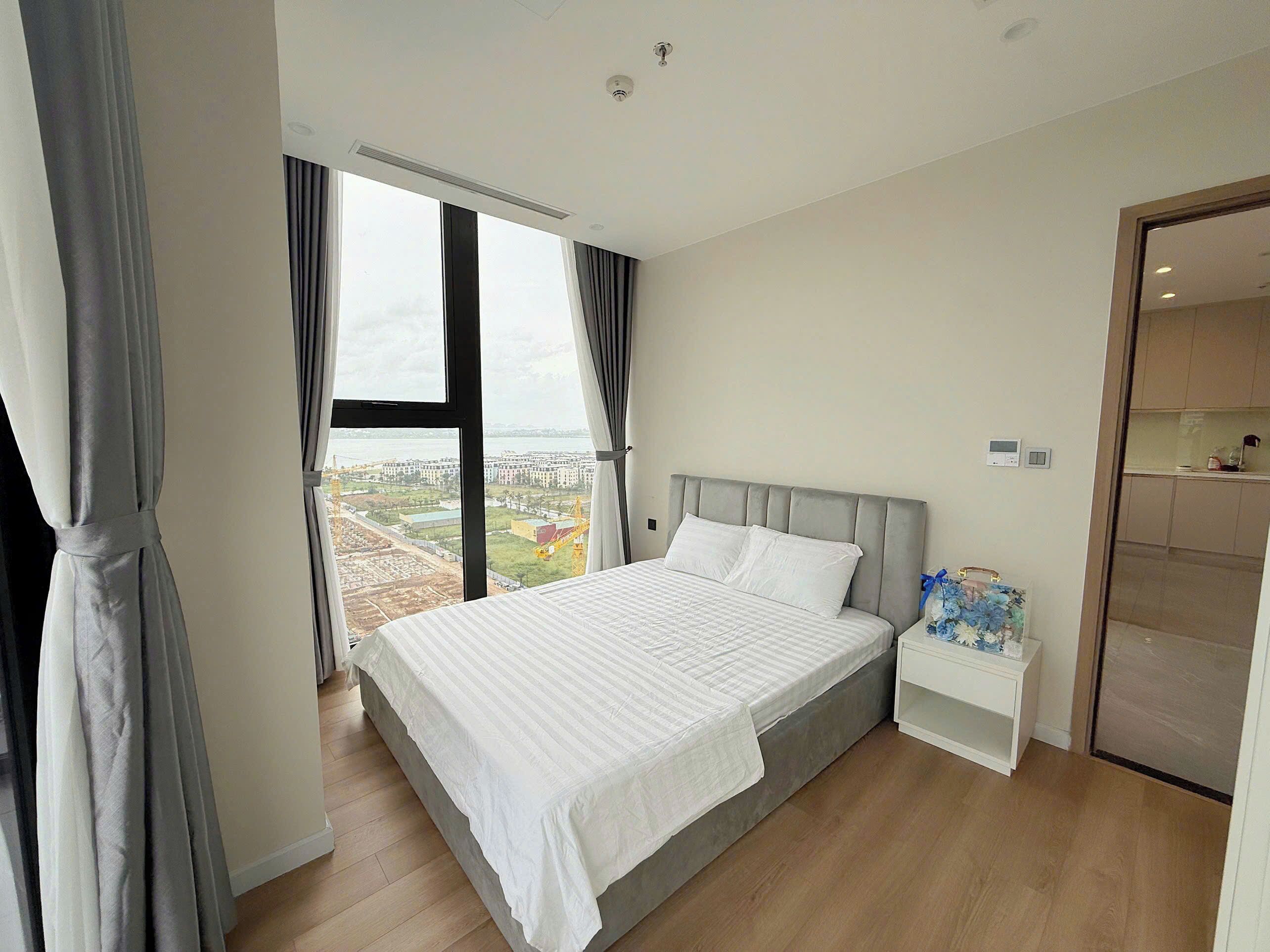 Apartament panoràmic | Escriptori, habitacions insonoritzades, wifi gratuïta i roba de llit 