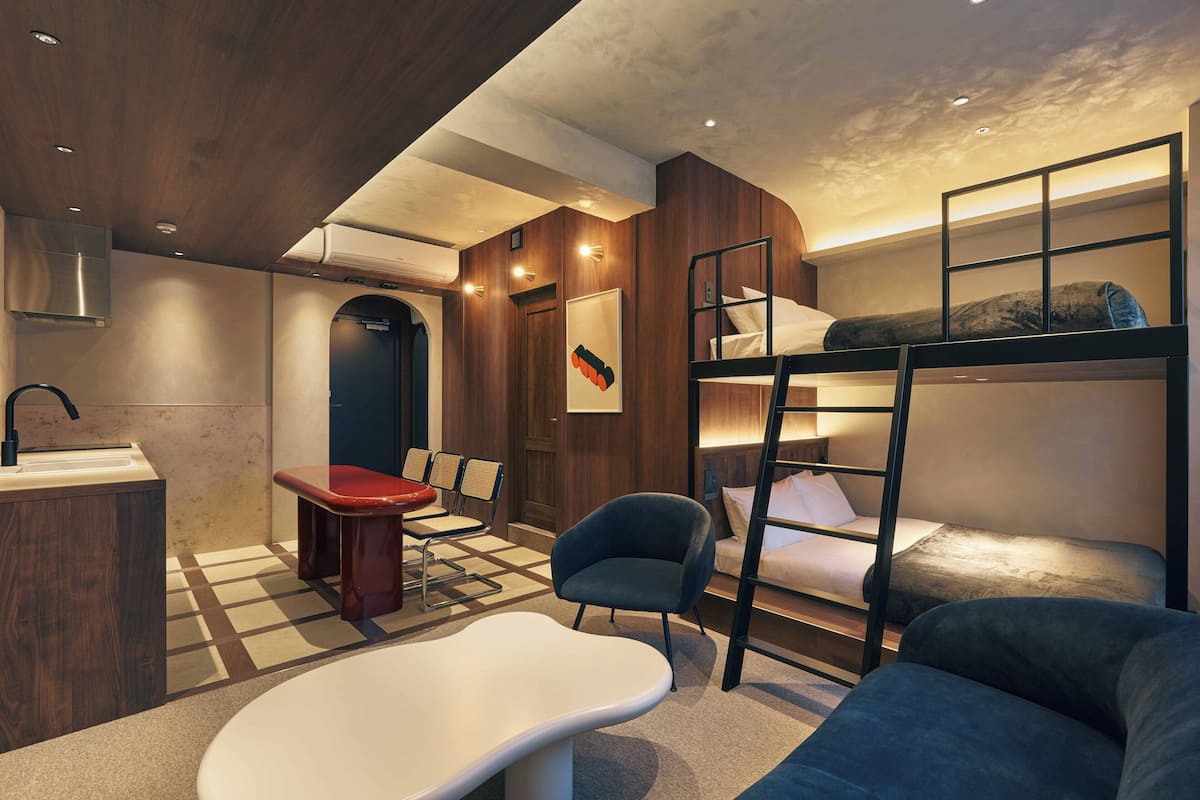 Soundproofing, free WiFi