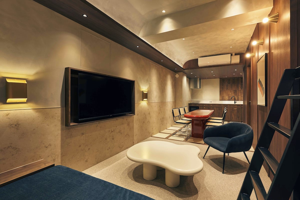 Soundproofing, free WiFi