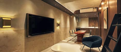 Superior Studio Suite | Soundproofing, free WiFi