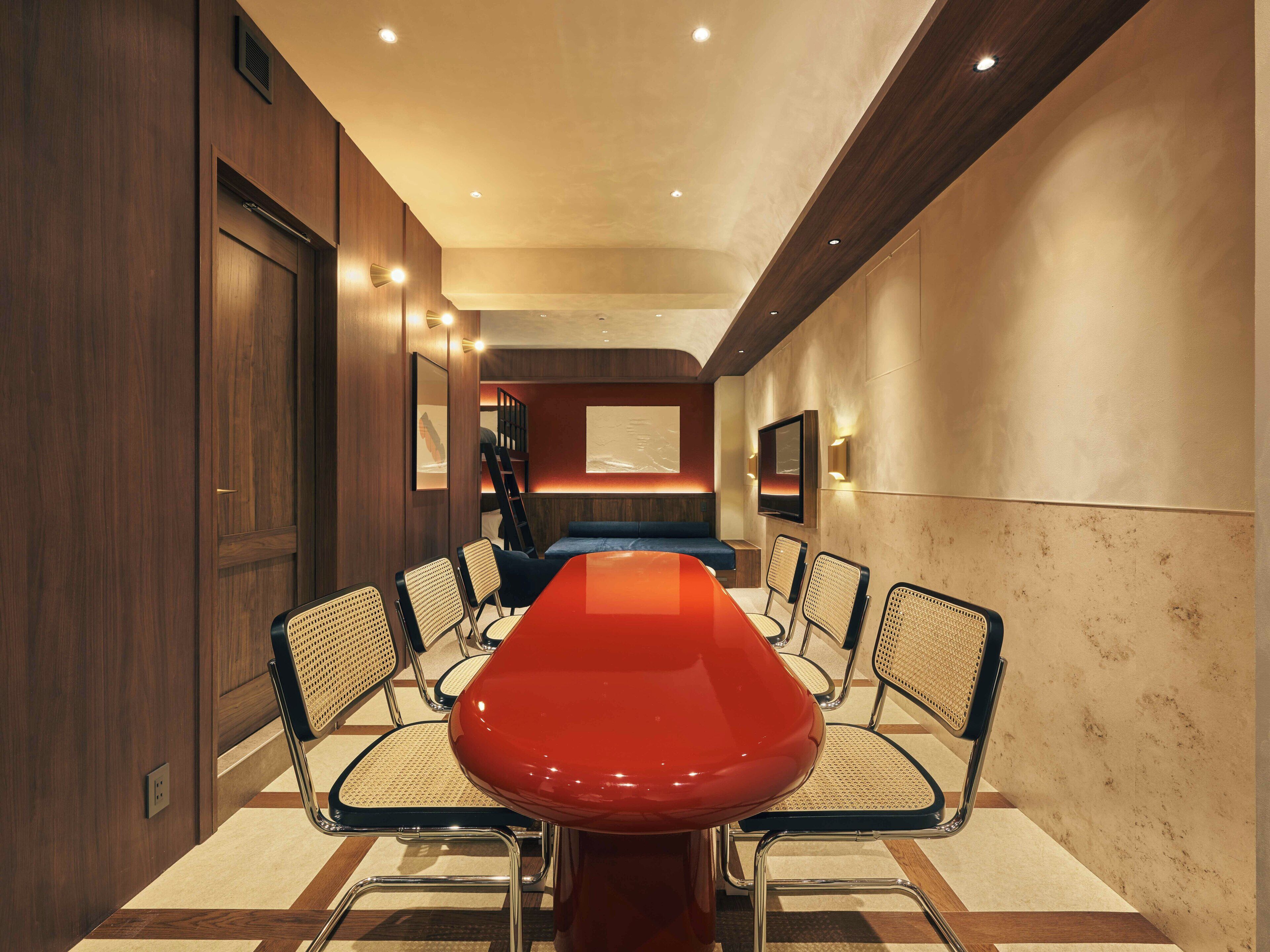 スーペリア スタジオスイート | 客室内のダイニングエリア