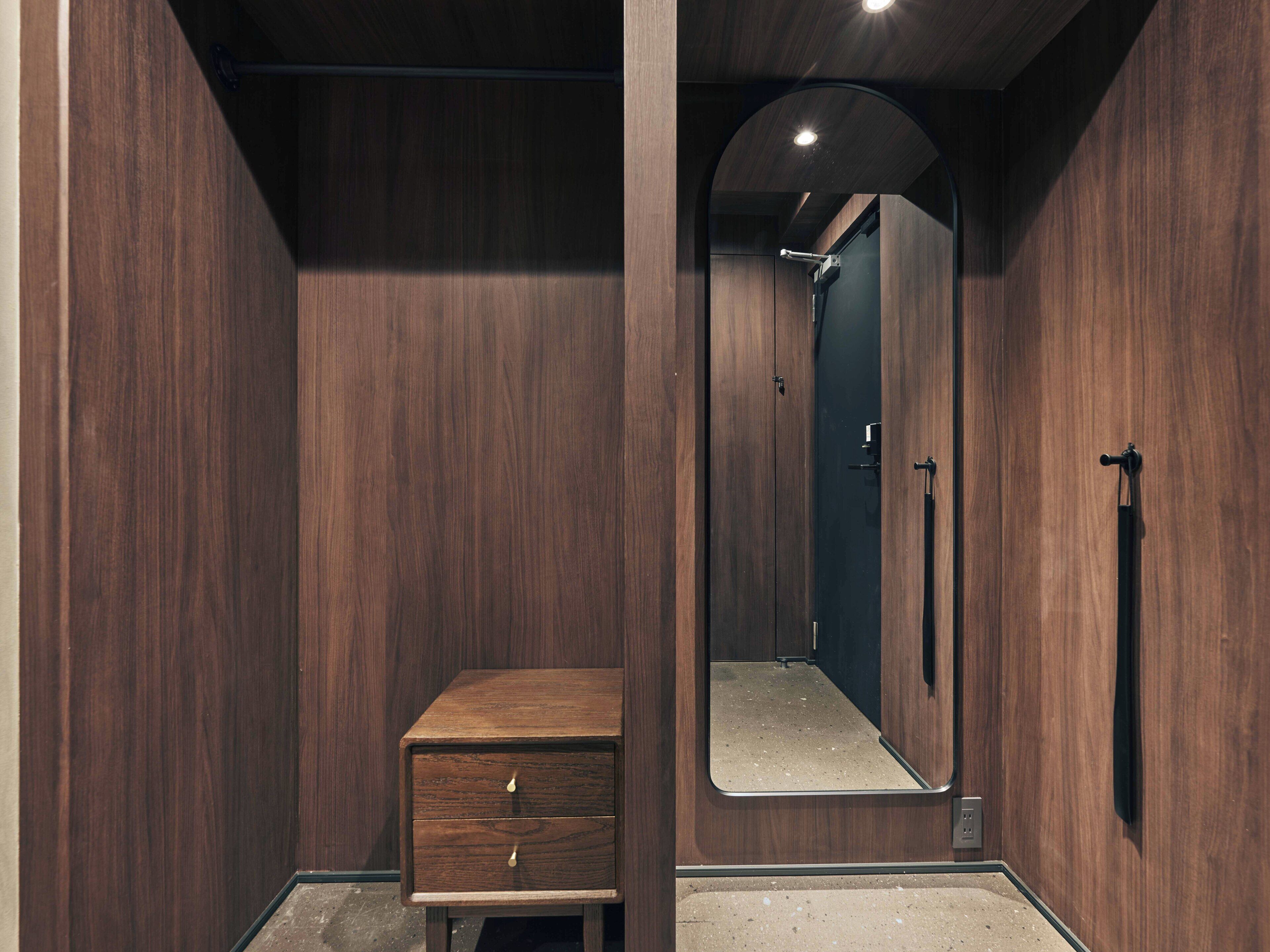 Superior Studio Suite | Soundproofing, free WiFi