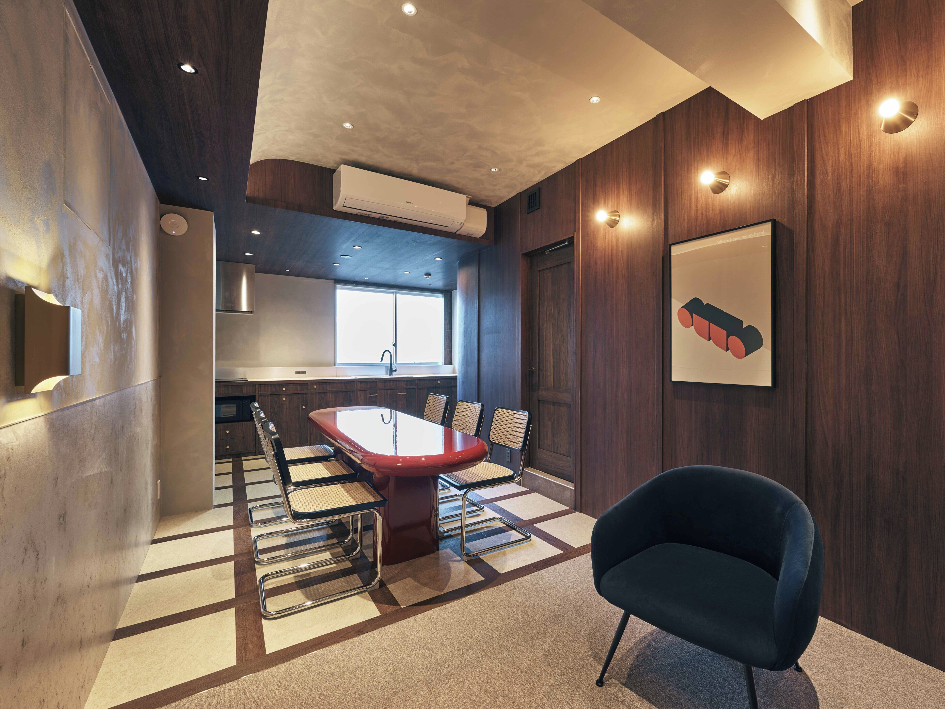 Superior Studio Suite | Soundproofing, free WiFi