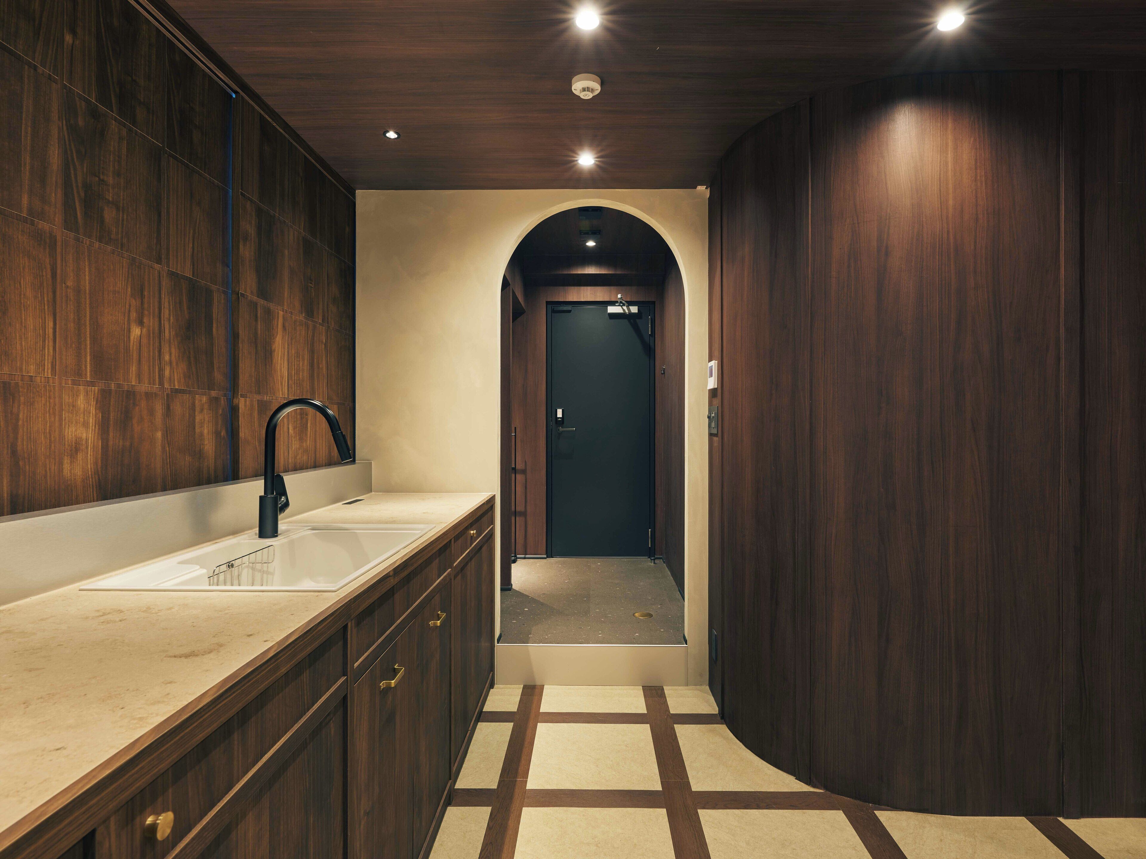 Superior Studio Suite | Soundproofing, free WiFi