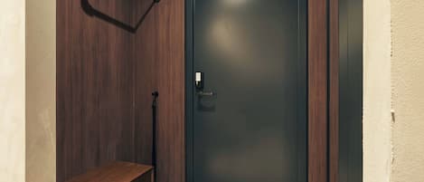 Superior Studio Suite | Soundproofing, free WiFi