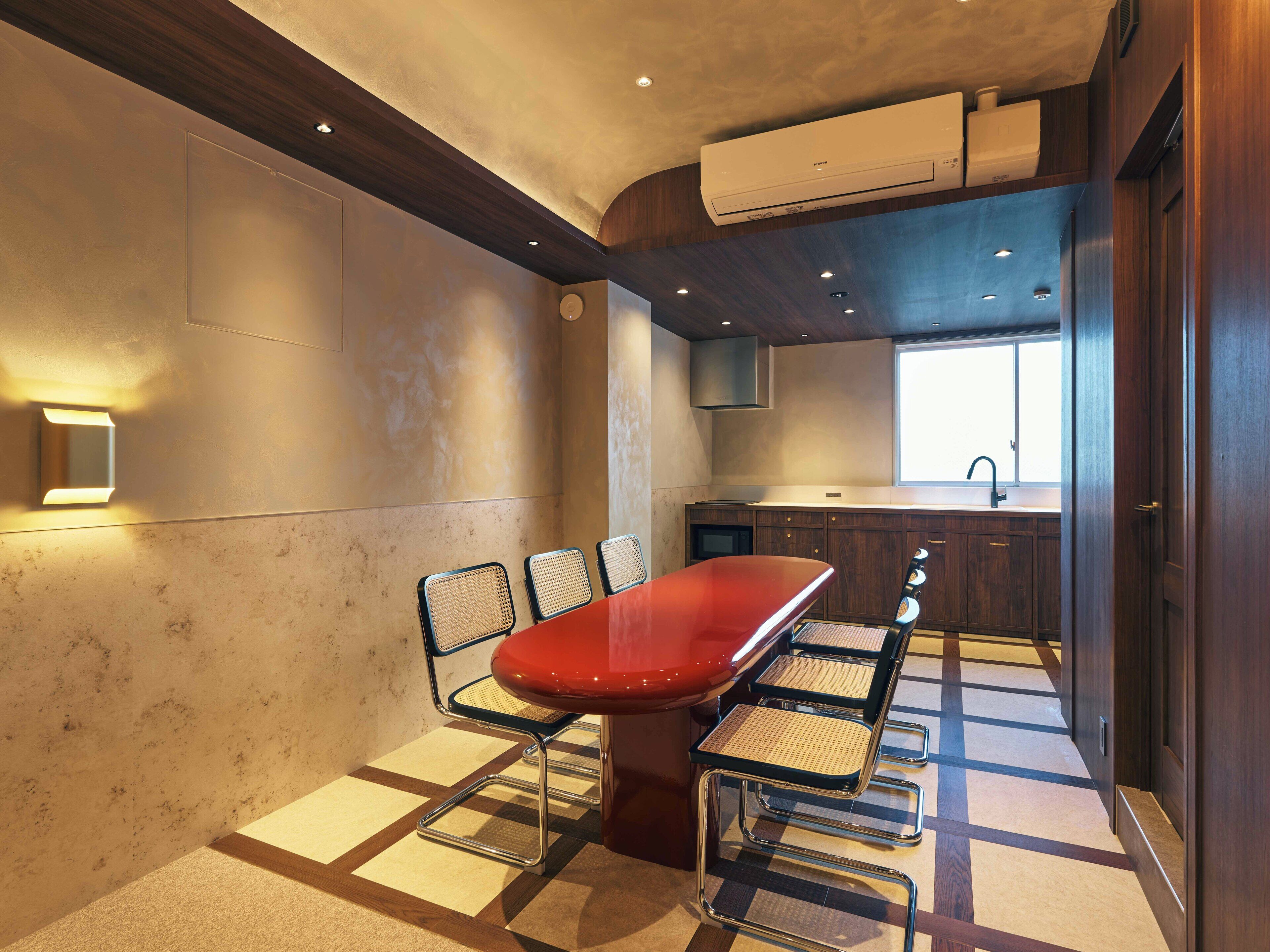 スーペリア スタジオスイート | 客室内のダイニングエリア