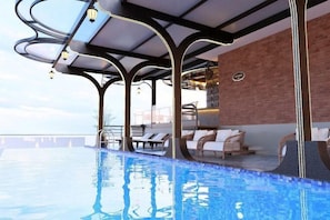 Outdoor pool - FTE Ha Long Hotel (Ha Long)