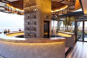 Bar (on property) - FTE Ha Long Hotel (Ha Long)