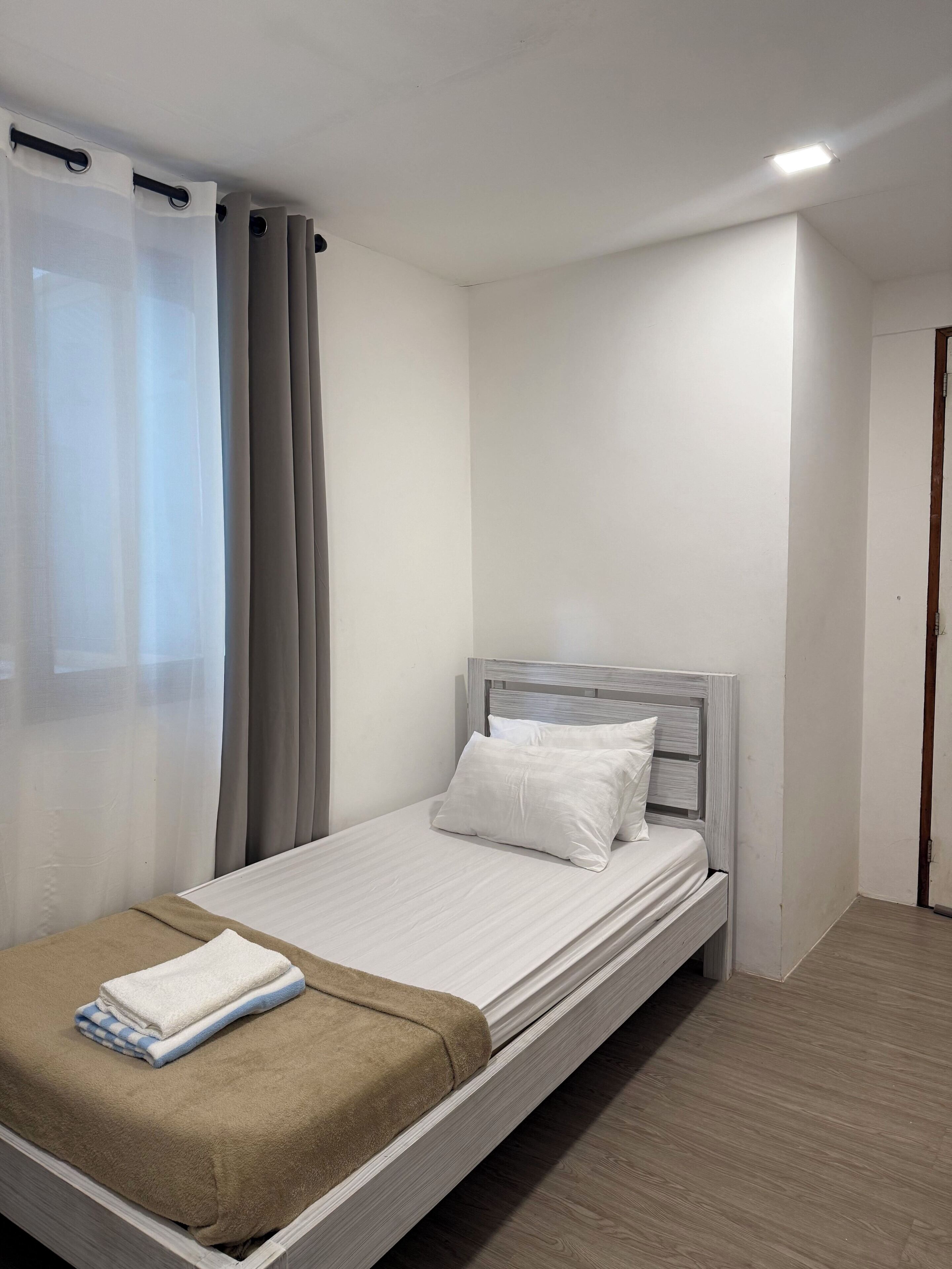 Standard Single Room | Free WiFi