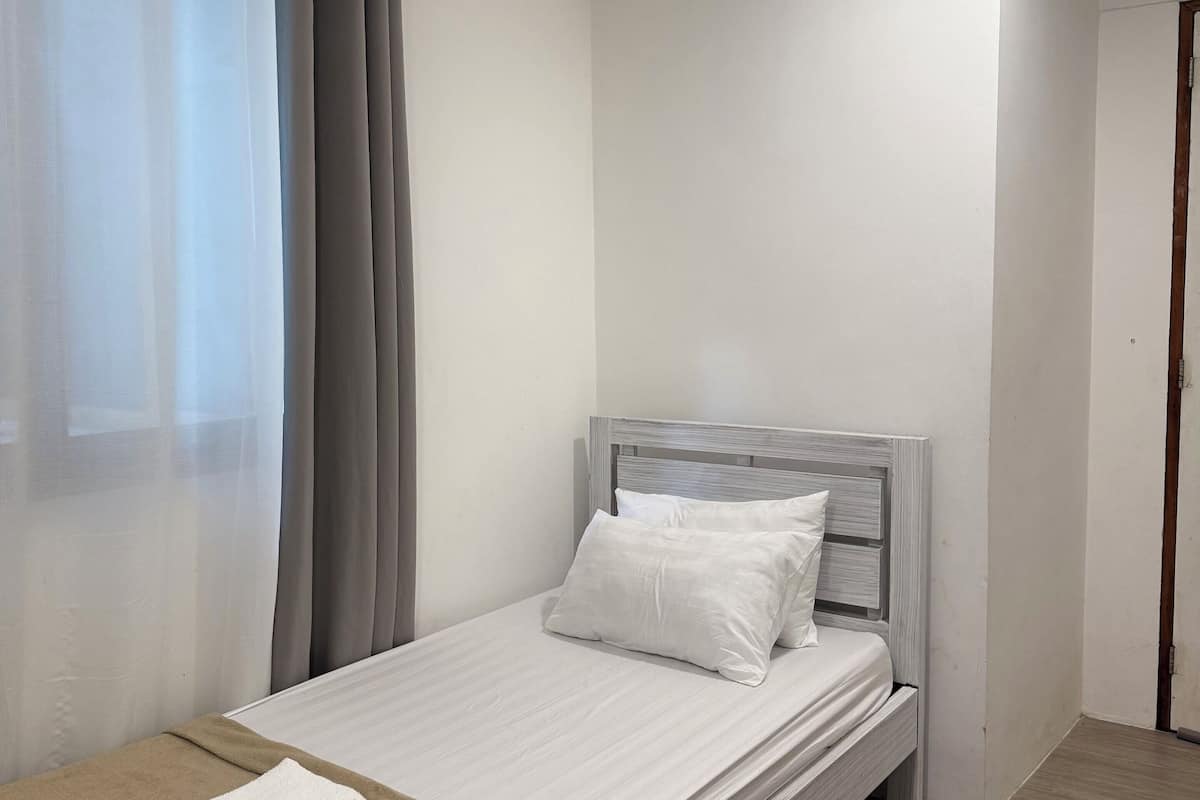 Standard Single Room | Free WiFi