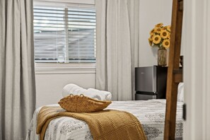 3 عدّة غرف نوم ومكواة/لوح كي وواي فاي مجانًا وملاءات أسرّة