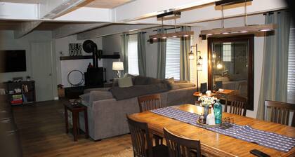 3-bedroom house in awesome Packwood with AC, WI-FI and EV charger