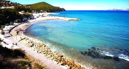 Renovated 4 Pers Studio with Garden and Private Parking