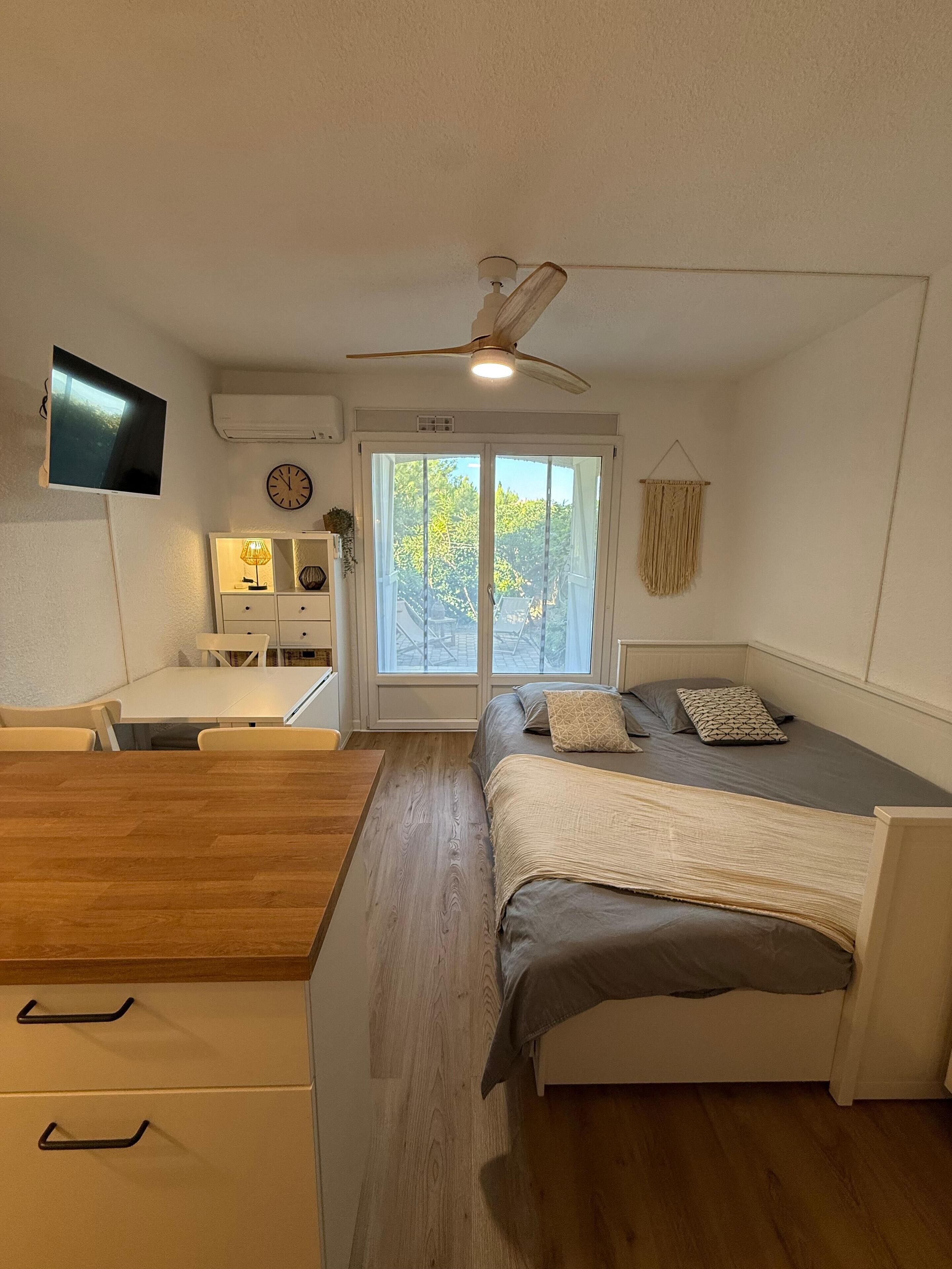 1 chambre, fer et planche à repasser, Wi-Fi, draps fournis