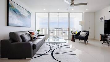 Smart TV, table tennis, books